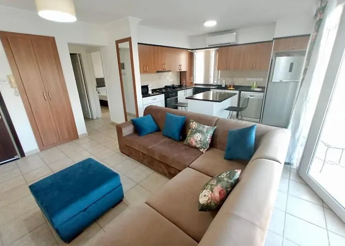 In Kyrenia Center アパート キレニア